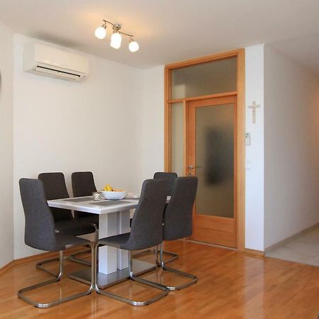Luxury Omis Apartment Екстериор снимка