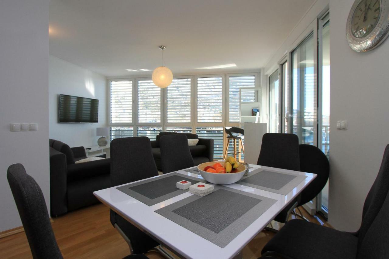 Luxury Omis Apartment Екстериор снимка